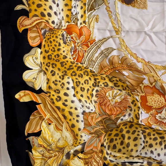 Salvatore Ferragamo Animal Print 100% Silk Scarf - Picture 6 of 6